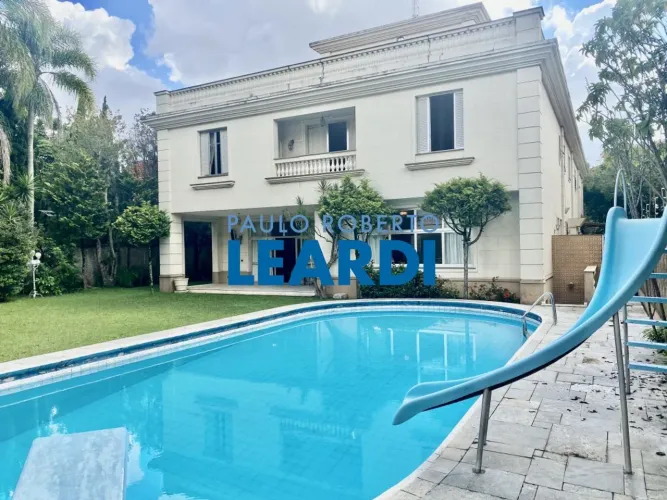 CASA ASSOBRADADA - JARDIM GUEDALA - SP