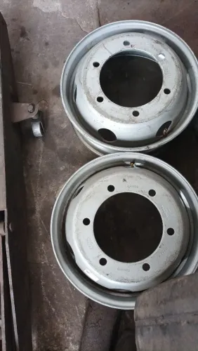 Vendo duas calhas 17.5 novas Acelo, Mercedes e Volks 