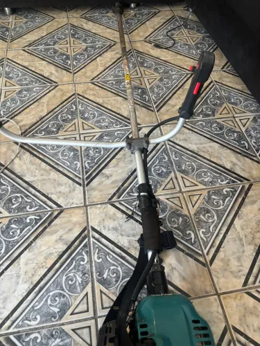 Roçadeira Makita