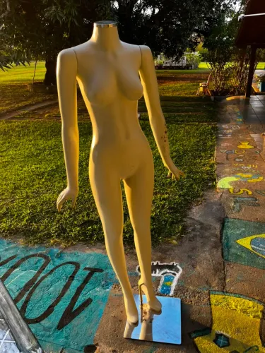MANEQUIM FEMININO PARA LOJA