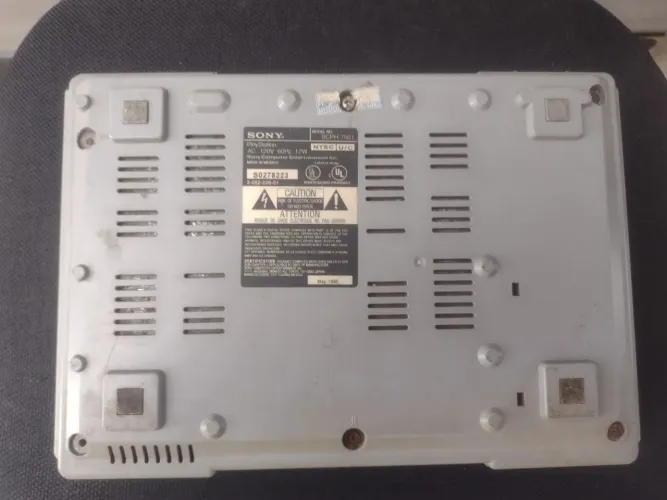Ps1 EM PERFEITO ESTADO quase sem uso nenhum vem com os cabos aceito troca em pc