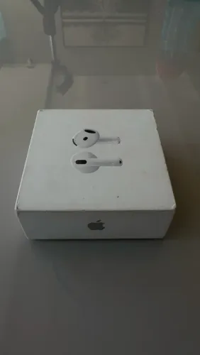 AirPods 4 Apple - Lado Direito + Estojo De Recarga Original (Sem o fone Direito)