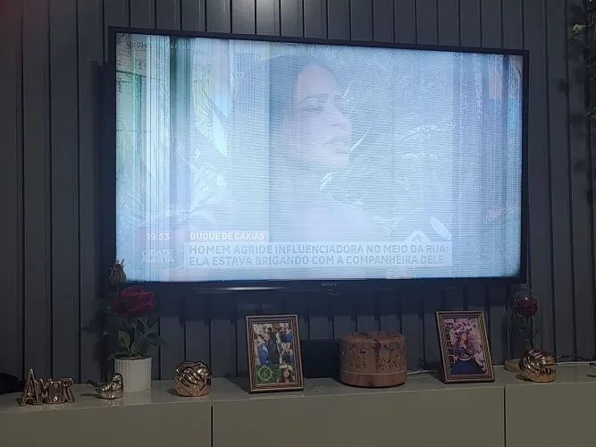 TV SONY SMART 49" COM DEFEITO 