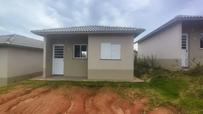 Alugo Casa