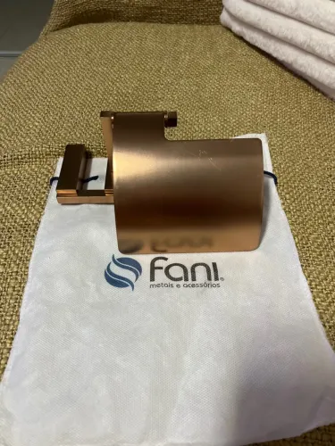 Papeleira com Cobertura Fani Quartzo Rose Gold / Rosso Vecchio - Nova!