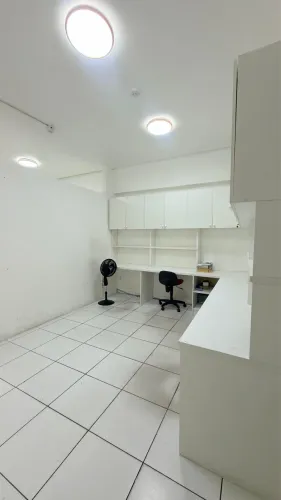 Vendo 2 salas comerciais interligadas no Eliza Miranda Mall