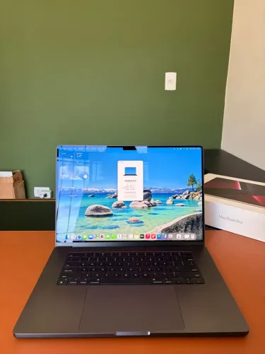 MacBook Pro M4 - 48GB ram - 1TB SSD - 16 polegadas