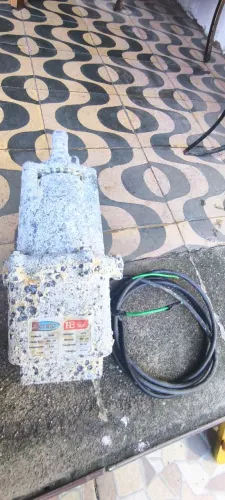 Bomba d'água submersa 127v
