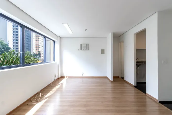 Sala comercial na Rua Purpurina, 155 - 41 33 m²