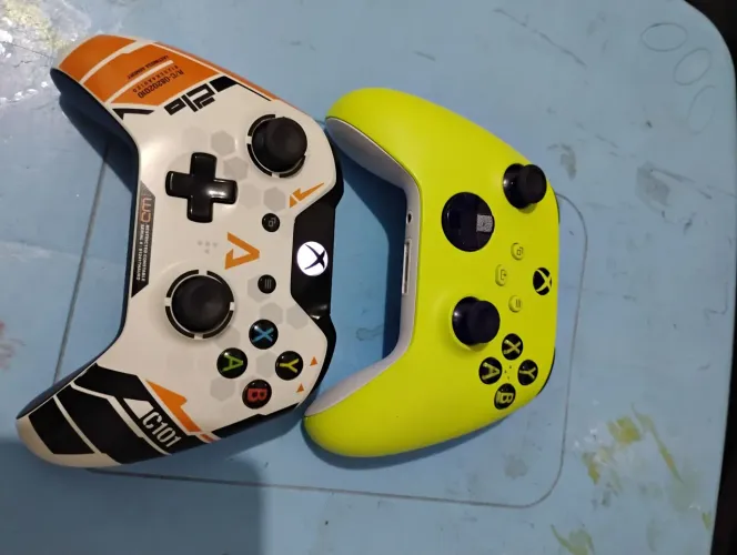 Controle Xbox Edição Especial Titanfall e Eletric Volt (2 controles)