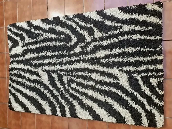 Tapete Zebra para Sala e Quarto. Felpudo, Macio e Aconchegante . Tamanho: 160x100cm