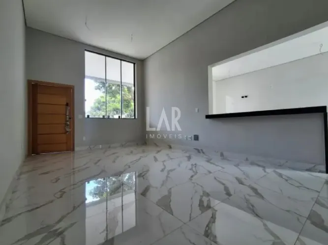 Casa Geminada à venda, 3 quartos, 1 suíte, 4 vagas, Rio Branco - Belo Horizonte/MG