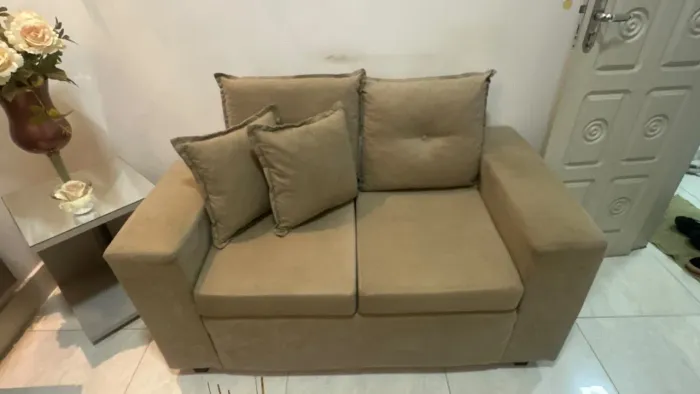 SOFÁ BEM CONSERVADO 