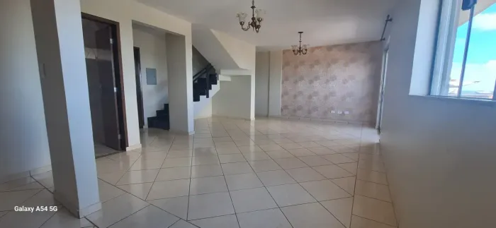 Duplex à venda com 258 m2 - 3 quartos no Ed. Aquarela, Centro - Campo Mourão