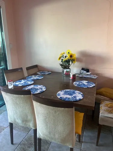 Mesa quadrada madeira