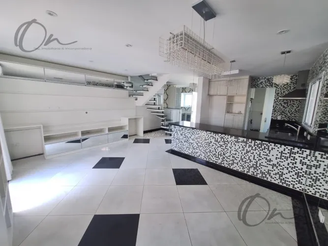 Casa em condomínio com 2 suítes e ar-condicionado na Chácaras Quiriri, Carapicuíba, São Pa