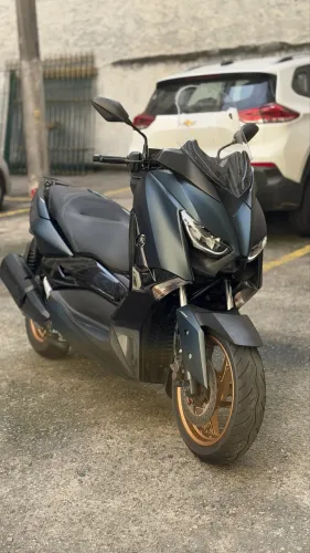 VENDO YAMAHA X-MAX 250 ABS 2023 - IMPECÁVEL