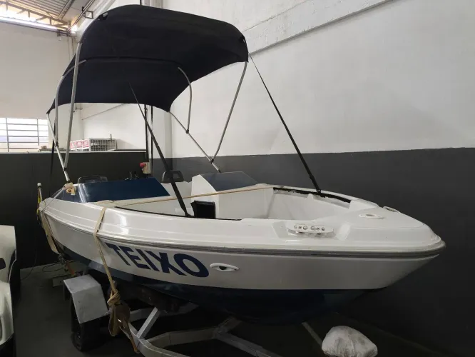 LANCHA RUNNER 5000 MOTOR YAMAHA 50 HP 2013 SONAR E RÁDIO!