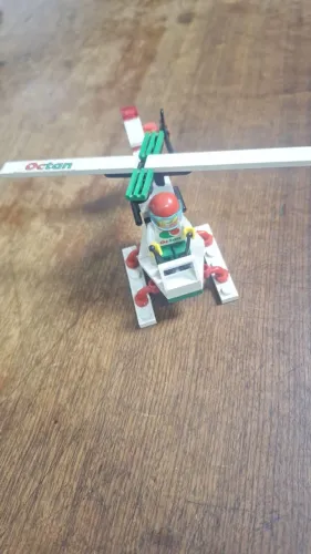 6515 LEGO Flight Stunt Copter - Falta 1 adesivo