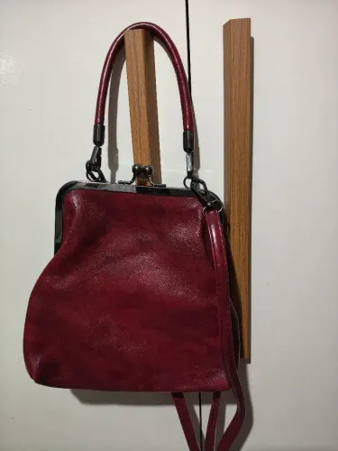 Bolsa estilo retrô cor vinho