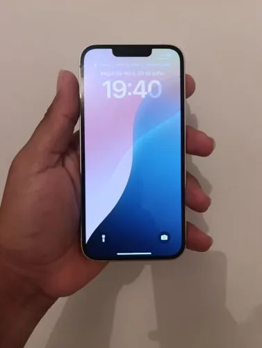 Vendo iPhone 13 todo original nunca mexido 10 meses de uso com caixinha original e capinha