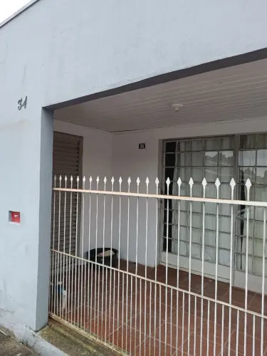 Aluga casa alvenaria
