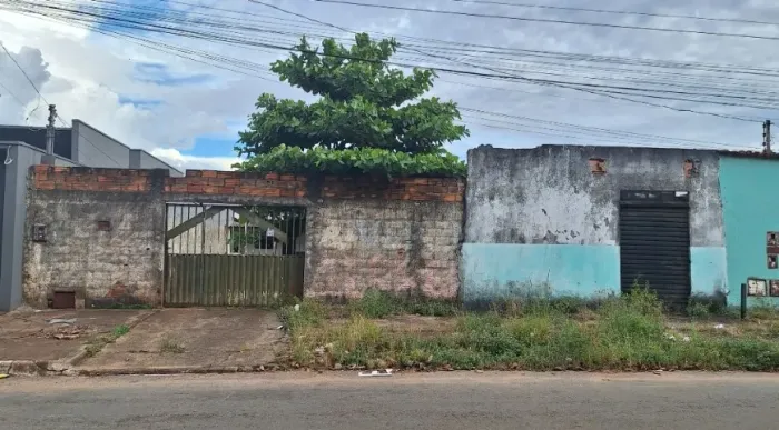 Vendo lote bem localizado 