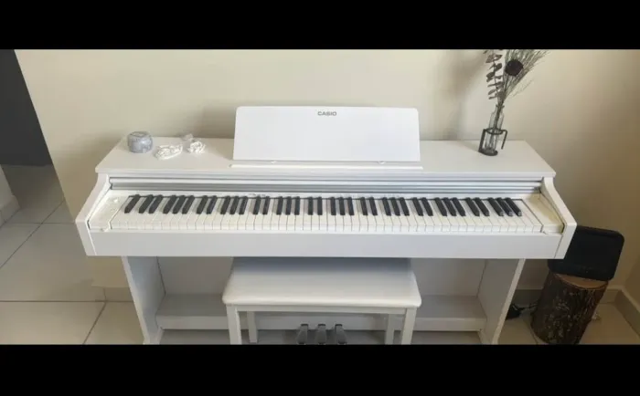 Piano Celviano AP-270