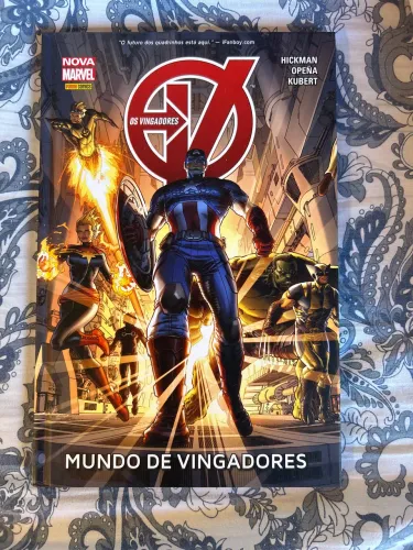 Hq capa dura mundo dos vingadores