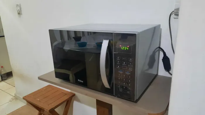Microondas Espelhado Philco 30L em excelente condições!
