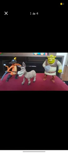 Bonecos Shrek, gato de botas, burro e professor girrafales