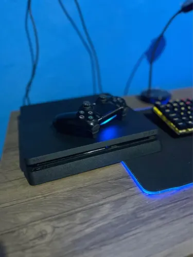 vendo ps4 1 tera com controle original pego ps3