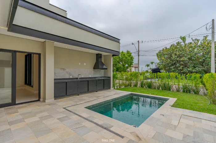 Casa no condomínio Alto do Itaici para venda com 3 quartos, sendo 3 suítes, 230m²