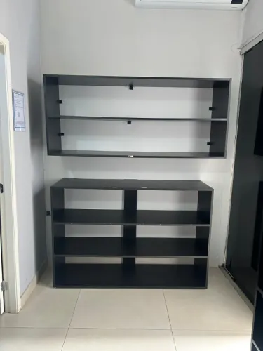 Mesa/Prateleiras/Cadeiras