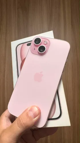 **? iPhone 15 - 128 GB | Rosa ?** Vendo **iPhone 15 128 GB**, na cor **rosa**