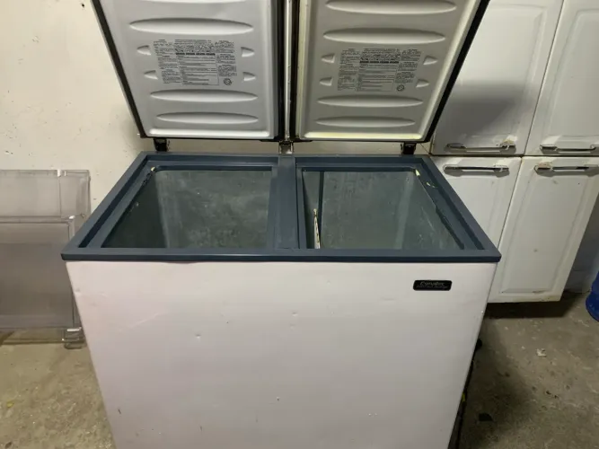 Vende-se freezer 2 portas