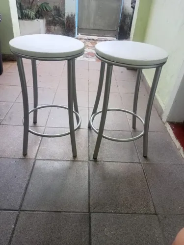 Banquetas de aço cromado