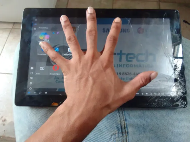 Tablet/computador tela enorme também negocio