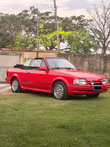 Ford Escort XR3 1.8 / 1.6 Conversível 1989