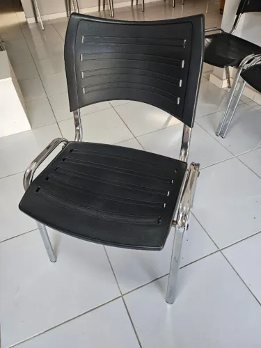 25 Cadeiras Fixa de Escritório com pés metalicos
