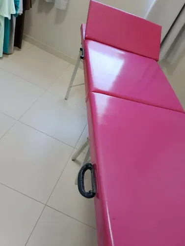 Vende-se maca portátil + lupa + mocho tudo em excelente estado de conservação 