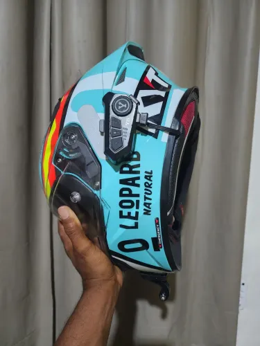 Vendo capacete da kyt tt revo poucos meses de uso,  capacete muito confortável tamanho 60.