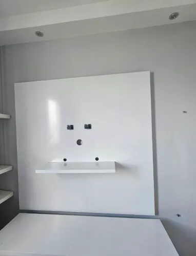 PAINEL SUSPENSO PARA TV - 1,60m x 1,50m