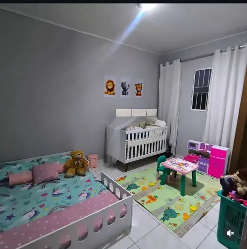 Berço semi-novo impecável, saindo por ótimo preço: R$ 450,00!