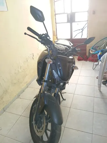 Yamaha FZ15 ABS 2024 Preta - Apenas 2.200 km