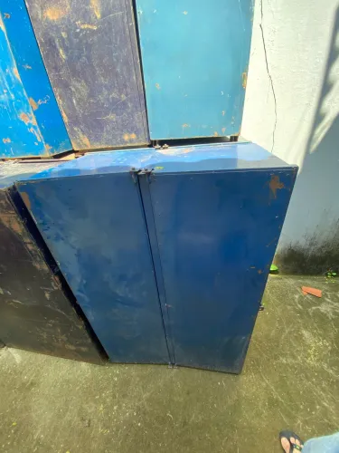 Armário de Ferro Multiuso com 2 Portas - Resistente e Espaçoso