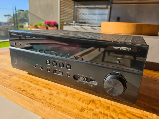 Receiver Yamaha RX-V473 | Airplay, 4k, 5.1 canais - Impecável!
