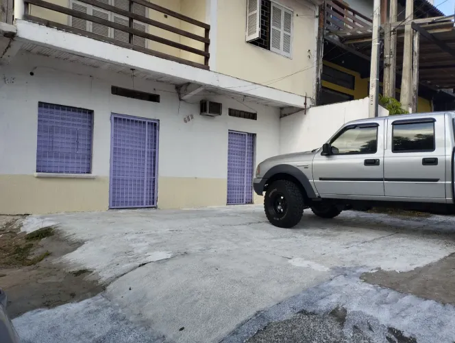 Duas salas comerciais pelo valor de uma