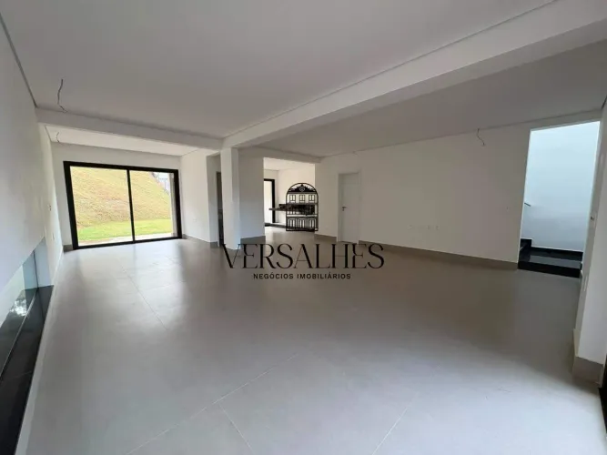 Casa à venda com 03 quartos, 01 suíte, 02 vagas de garagem, 646m² - Bairro Garças