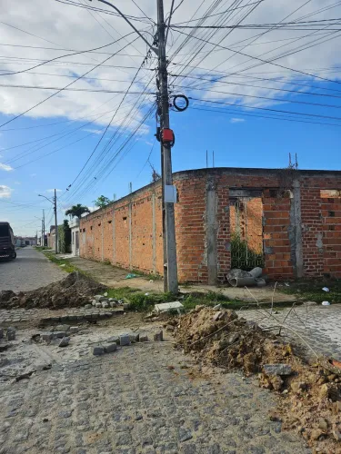 Vende-se terreno de esquina 6 por 23,50m